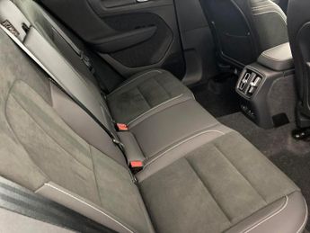 Volvo XC40 Recharge 69kWh Ultimate (231 ps) - CARPLAY - HK AUDIO - SURROUND