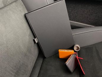 Volvo XC40 Recharge 69kWh Ultimate (231 ps) - CARPLAY - HK AUDIO - SURROUND