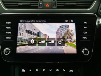 Skoda Superb 1.5 TSI ACT SE Technology DSG (150 ps) - DRIVER MEMORY SEAT - WI