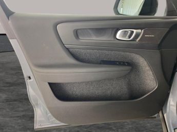 Volvo XC40 Recharge 69kWh Ultimate (231 ps) - CARPLAY - HK AUDIO - SURROUND