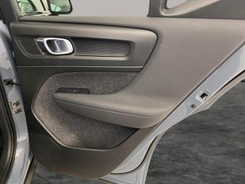 Volvo XC40 Recharge 69kWh Ultimate (231 ps) - CARPLAY - HK AUDIO - SURROUND