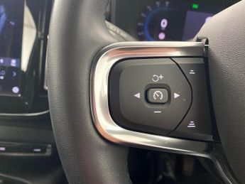 Volvo XC40 Recharge 69kWh Ultimate (231 ps) - CARPLAY - HK AUDIO - SURROUND