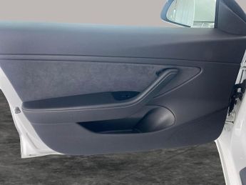 Tesla Model 3 (Dual Motor) Long Range 4WDE (346 ps) - AUTO PARK - LED - REVERS