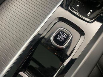 Volvo XC60 2.0h T6 Recharge 11.6kWh Inscription Expression Plug-in AWD (340