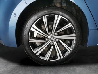 Toyota Corolla 1.8 VVT-h GPF Design CVT (122 ps) - REVERSE CAM - NAV - HEATED S