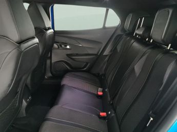 Peugeot E-2008 50kWh GT (7kW Charger) (136 ps) - REVERSE CAM - NAV - HEATED SEA