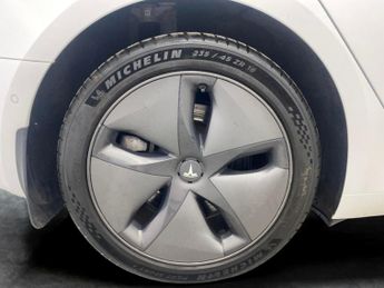 Tesla Model 3 (Dual Motor) Long Range 4WDE (346 ps) - AUTO PARK - LED - REVERS