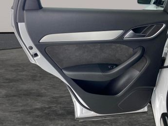 Audi Q3 2.0 TDI S line Plus S Tronic quattro (184 ps) - ALCANTARA - LED