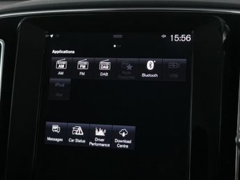 Volvo XC40 1.5 T3 Momentum (163 ps) - SENSUS SAT NAV - PARK ASSIST - LED