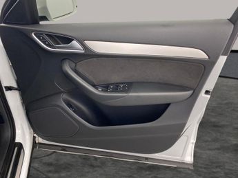 Audi Q3 2.0 TDI S line Plus S Tronic quattro (184 ps) - ALCANTARA - LED