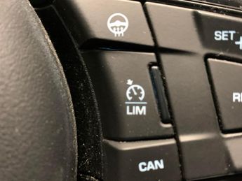 Jaguar F-PACE 2.0 D240 R-Sport AWD (240 ps) - XENONS - BLUETOOTH - PADDLE SHIF