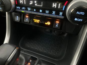 Toyota RAV4 2.5 VVT-h Black Edition CVT 4WD (222 ps) - LED - REVERSE CAM - N