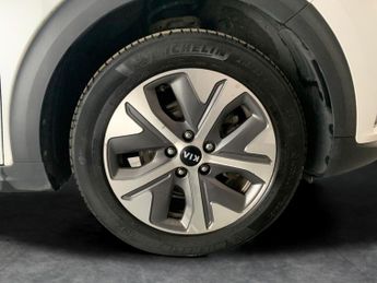 Kia Niro 64kWh 4+ (201 bhp) - LED - REVERSE CAM - NAV