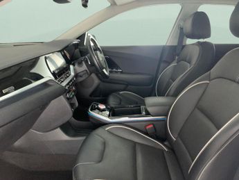 Kia Niro 64kWh 4+ (201 bhp) - LED - REVERSE CAM - NAV