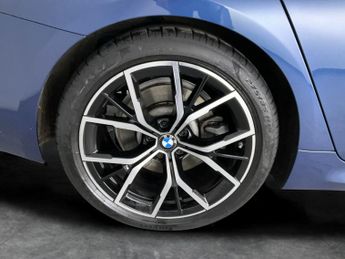 BMW 5 Series 2.0 520d MHT M Sport Touring Steptronic (190 ps) - KEYLESS ENTRY