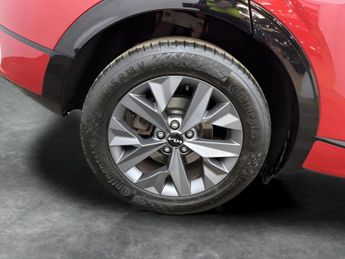 Kia Sportage 1.6 h T-GDi GT-Line (226 bhp) - LANE DEPARTURE  - LANE FOLLOWING