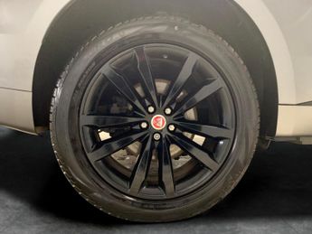 Jaguar F-PACE 2.0 D240 R-Sport AWD (240 ps) - XENONS - BLUETOOTH - CRUISE