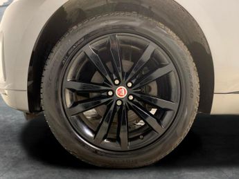Jaguar F-PACE 2.0 D240 R-Sport AWD (240 ps) - XENONS - BLUETOOTH - CRUISE
