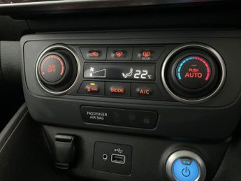 Nissan Leaf 39kWh Acenta (150 ps) - BLIND SPOT ASSIST - INTELLIGENT LANE INT