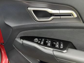 Kia Sportage 1.6 h T-GDi GT-Line (226 bhp) - LANE DEPARTURE  - LANE FOLLOWING