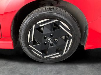 Nissan Leaf 39kWh Acenta (150 ps) - BLIND SPOT ASSIST - INTELLIGENT LANE INT