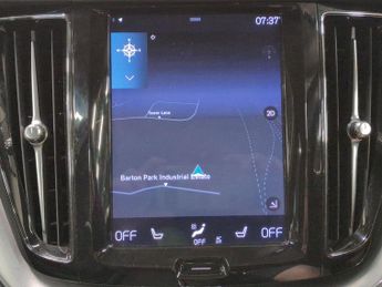 Volvo XC60 2.0 D4 Momentum (190 ps) - AUTO PARK - LED - HEATED LEATHER