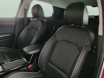 Kia Xceed 1.6 GDi 8.9kWh First Edition Plug-in DCT (139 bhp) - AUTO PARK -