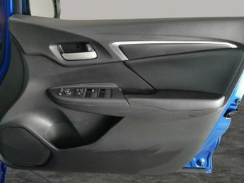 Honda Jazz 1.3 i-VTEC SE CVT (102 ps) - SPEED LIMIT RECOG - PARK SENSORS