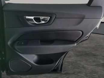 Volvo XC60 2.0 D4 Momentum (190 ps) - AUTO PARK - LED - HEATED LEATHER