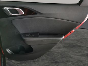 Kia Xceed 1.6 GDi 8.9kWh First Edition Plug-in DCT (139 bhp) - AUTO PARK -