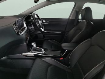 Kia Xceed 1.6 GDi 8.9kWh First Edition Plug-in DCT (139 bhp) - AUTO PARK -