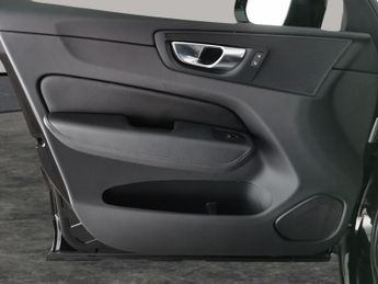 Volvo XC60 2.0 D4 Momentum (190 ps) - AUTO PARK - LED - HEATED LEATHER