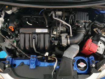 Honda Jazz 1.3 i-VTEC SE CVT (102 ps) - SPEED LIMIT RECOG - PARK SENSORS