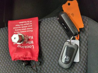 Honda Jazz 1.3 i-VTEC SE CVT (102 ps) - SPEED LIMIT RECOG - PARK SENSORS