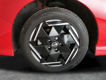 Nissan Leaf 39kWh Acenta (150 ps) - HEATED STEERING - BLIND SPOT ASSIST