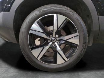 Volvo XC40 1.5h T4 Recharge 10.7kWh R-Design Plug-in (211 ps) - SENSUS SAT