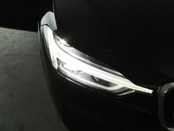 Volvo XC60 2.0 D4 Momentum (190 ps) - AUTO PARK - LED - HEATED LEATHER