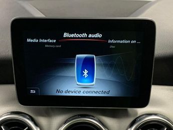 Mercedes-Benz GLA 1.6 GLA180 Urban Edition 7G-DCT (122 ps) - BLUETOOTH - KEYLESS-G