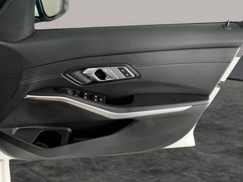 BMW 3 Series 2.0 320i M Sport xDrive (184 ps) - CARPLAY - ACTIVE LANE ASSIST