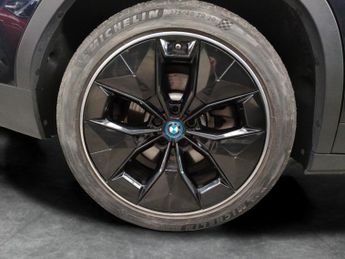 BMW iX3 80kWh Premier Edition Pro (286 ps) - FRONT AND REAR PARKING CAME