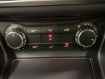 Mercedes-Benz GLA 1.6 GLA180 Urban Edition 7G-DCT (122 ps) - BLUETOOTH - KEYLESS-G