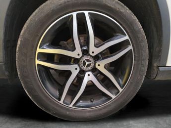 Mercedes-Benz GLA 1.6 GLA180 Urban Edition 7G-DCT (122 ps) - BLUETOOTH - KEYLESS-G