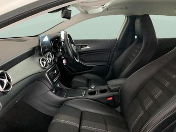 Mercedes-Benz GLA 1.6 GLA180 Urban Edition 7G-DCT (122 ps) - BLUETOOTH - KEYLESS-G