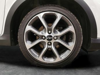 Kia Picanto 1.0 DPi X-Line S AMT (66 bhp) - CRUISE - AIR CON - PRIVACY GLASS