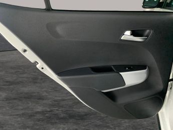 Kia Picanto 1.0 DPi X-Line S AMT (66 bhp) - HEATED STEERING - BLUETOOTH - CR