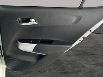 Kia Picanto 1.0 DPi X-Line S AMT (66 bhp) - CRUISE - AIR CON - PRIVACY GLASS