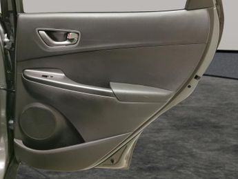 Hyundai Kona 64kWh Premium (7kW Charger) (204 ps) - BLIND SPOT ASSIST - LANE