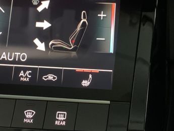 Audi e-tron 50 Technik quattro 71.2kWh (11kW Charger) (313 ps) - LED - REVER