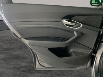 Audi e-tron 50 Technik quattro 71.2kWh (11kW Charger) (313 ps) - LED - REVER