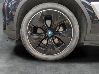 BMW iX3 80kWh Premier Edition Pro (286 ps) - FRONT AND REAR PARKING CAME